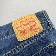 Blue Levi's Jeansa W36